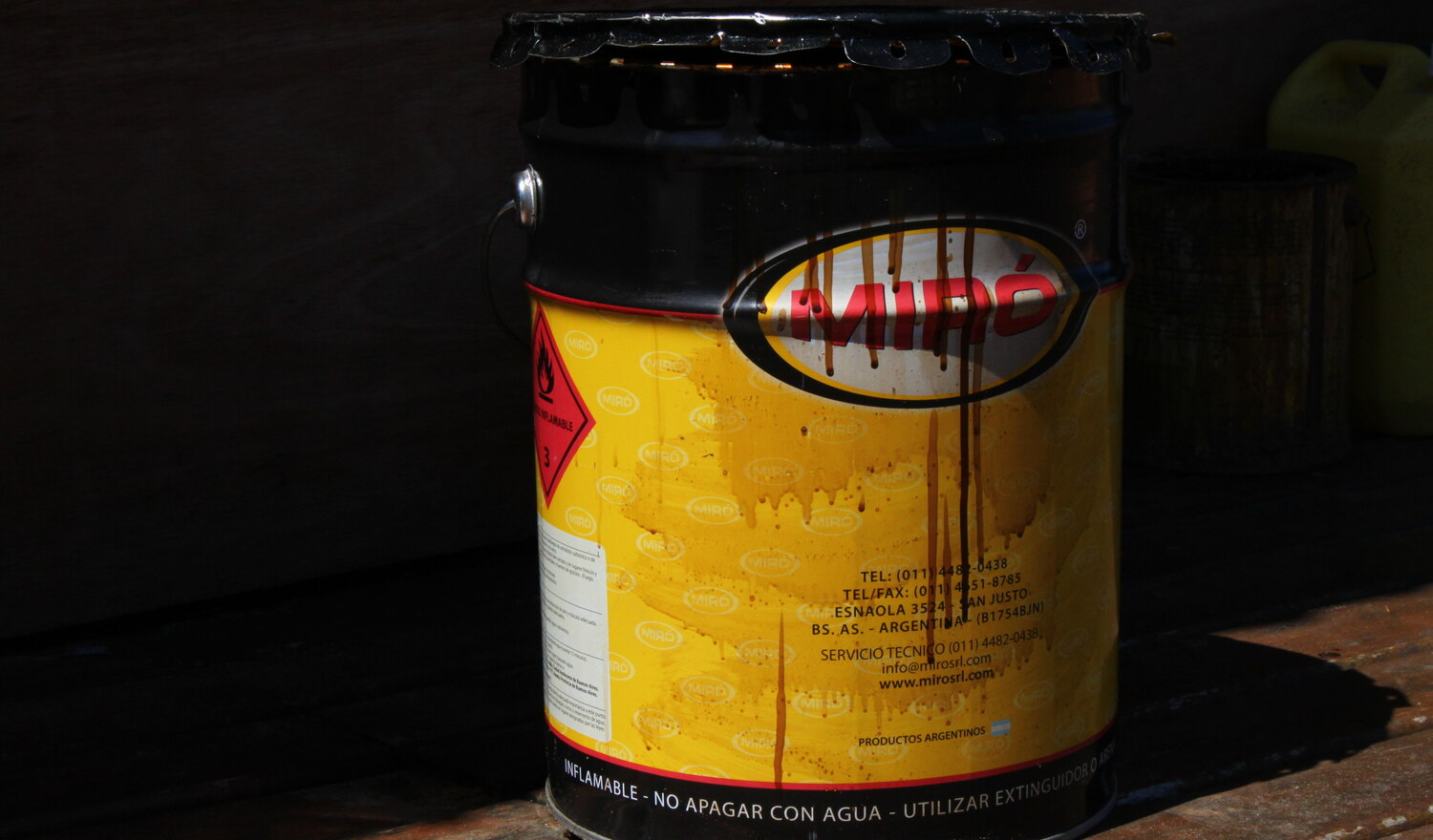 Latas MIRO